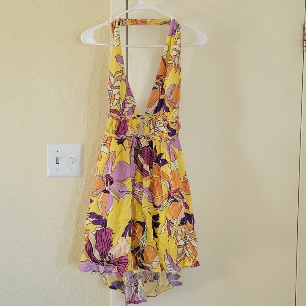 Illa Illa Flower halter dress. Size Medium